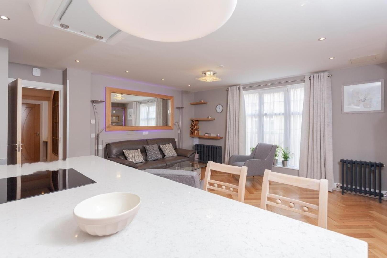Central Belfast Apartments Alfred Street Apartment Belfast