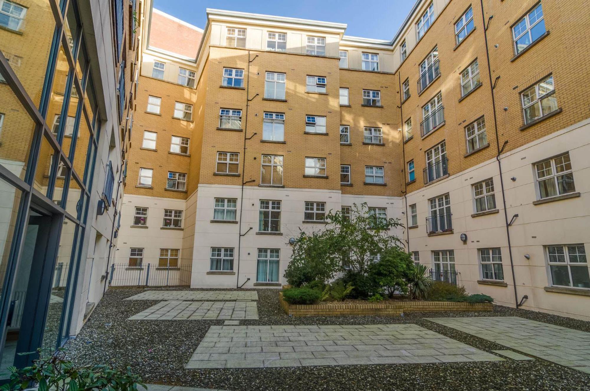 Central Belfast Apartments Alfred Street * Belfast